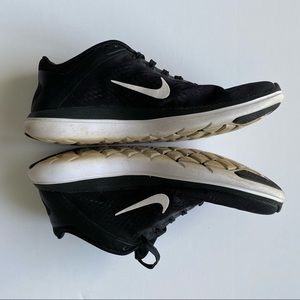 Black Nike Flex Run Sneaker 7.5